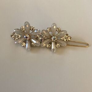 Rhinestone Studded Flower Hair Clip